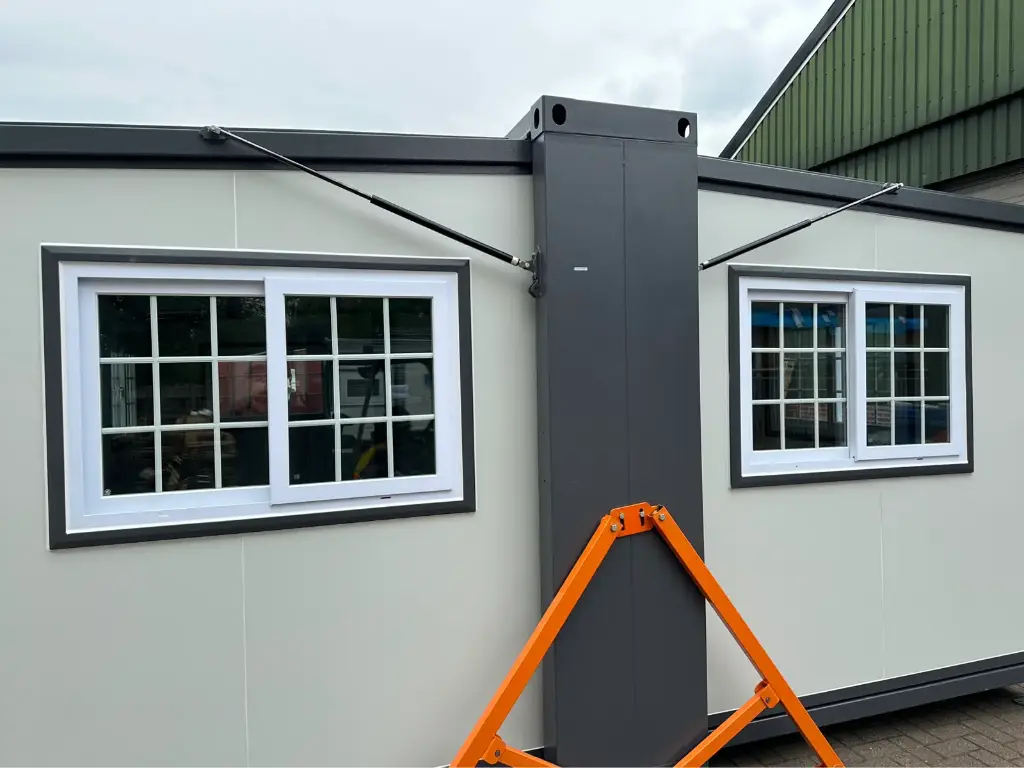 2024 mobile housing unit / container 2024 mobile housing unit / container