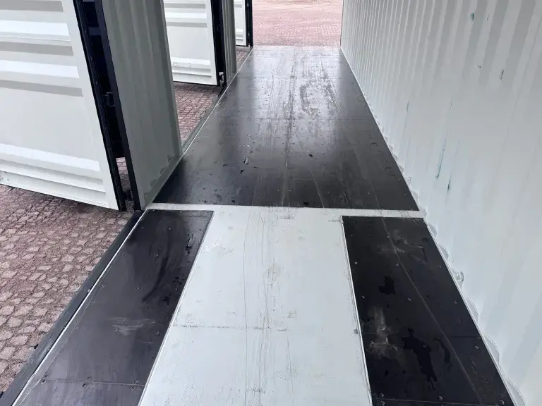 40 foot high cube shipping container with 3 side doors 40 foot high cube shipping container with 3 side doors