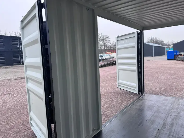 40 foot high cube shipping container with 3 side doors 40 foot high cube shipping container with 3 side doors