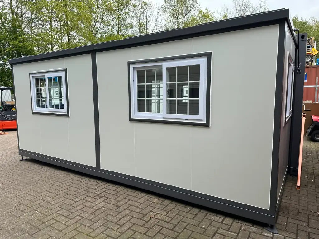 2024 mobile housing unit / container 2024 mobile housing unit / container