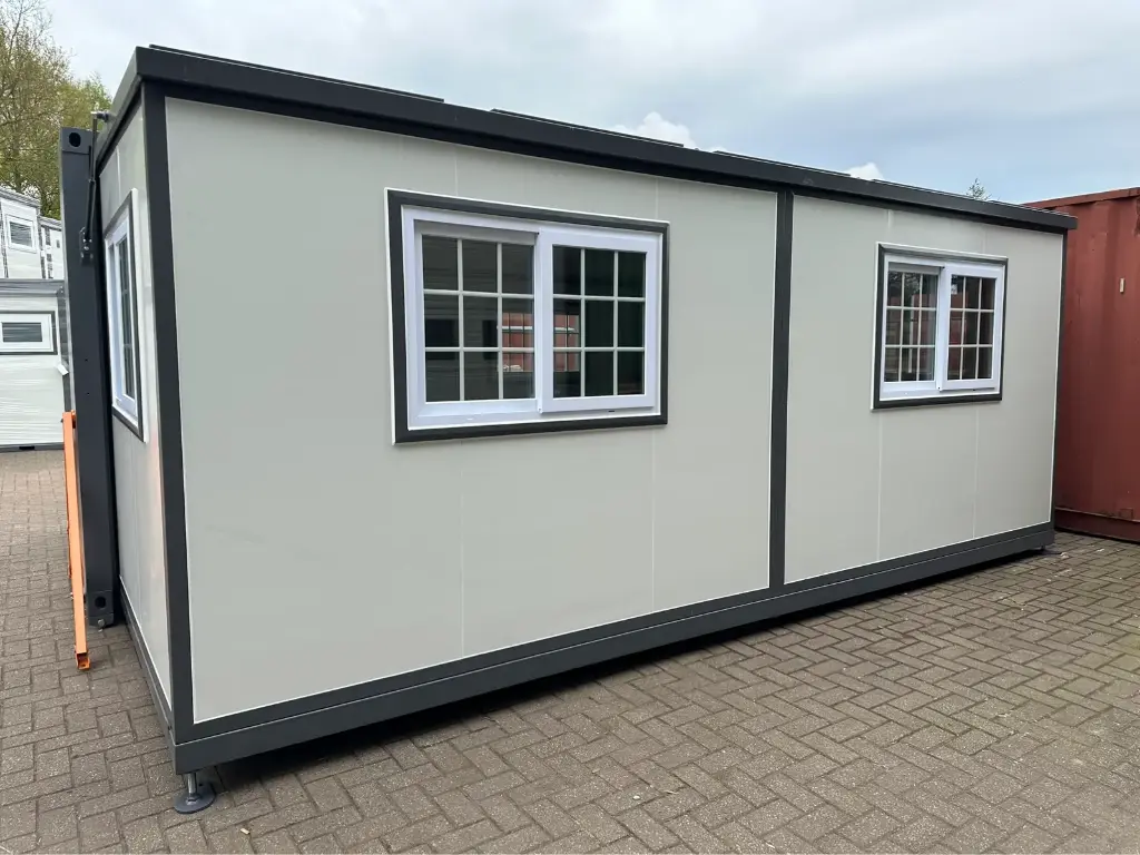 2024 mobile housing unit / container 2024 mobile housing unit / container