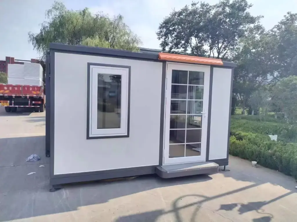 2024 mobile housing unit / container 2024 mobile housing unit / container