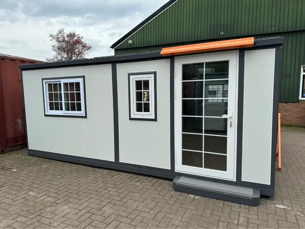 2024 mobile housing unit / container 2024 mobile housing unit / container