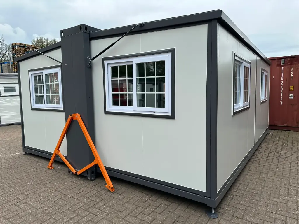 2024 mobile housing unit / container 2024 mobile housing unit / container