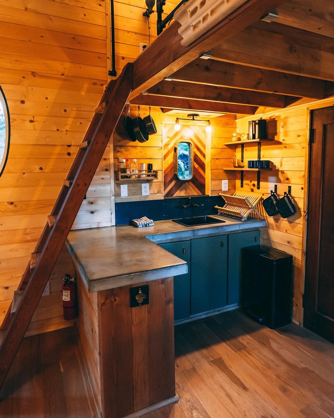 lkh 075 tiny house kit (323 sq ft) lkh 075 tiny house kit (323 sq ft)