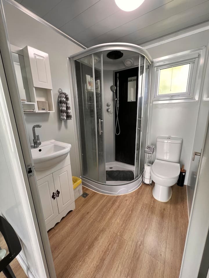 k68 off grid tiny home with 2 bedrooms, kitchen & bathroom (400 sq ft) k68 off grid tiny home with 2 bedrooms, kitchen & bathroom (400 sq ft)
